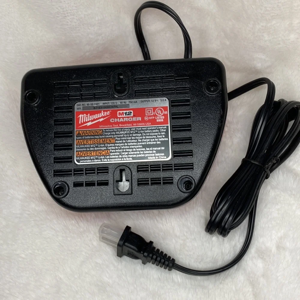 Milwaukee M12 12- Volt Lithium-Ion Battery Charger